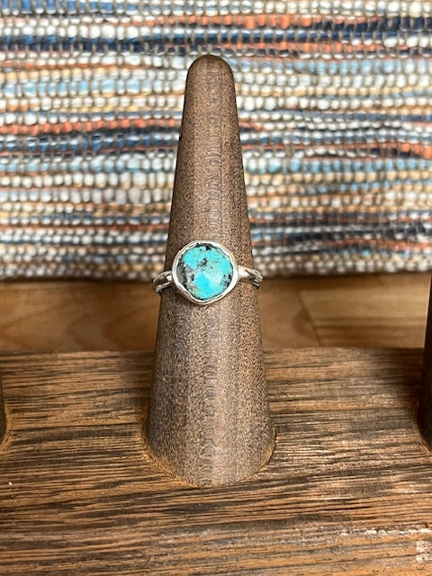 Handcrafted round "Kingsman" turquoise silver ring