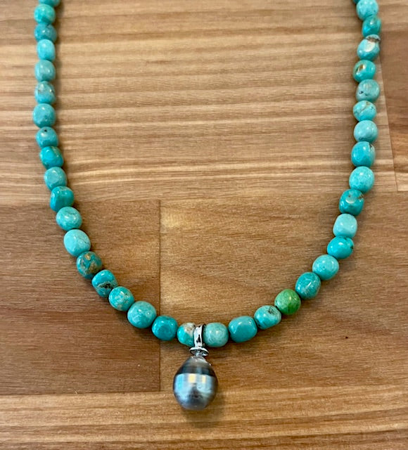 Turquoise beaded choker with Tahitian pearl charm