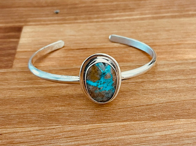 Handcrafted silver cuff with turquoise stone