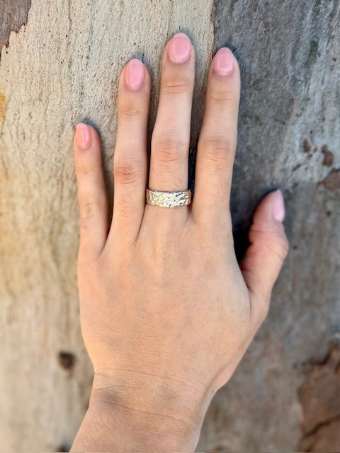 Textured silver band