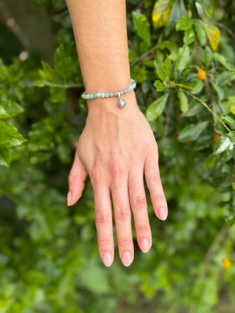 Aventurine beaded bracelet with Tahitian pearl charm